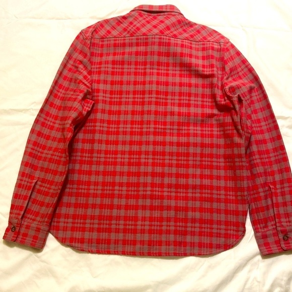 UNDEFEATED PLAID RED LONG SLEEVE SHIRT.SIZE-XL - Picture 2 of 8